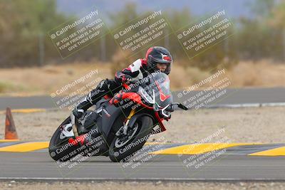 media/Sep-10-2022-SoCal Trackdays (Sat) [[a5bf35bb4a]]/Turn 6 (1140am)/